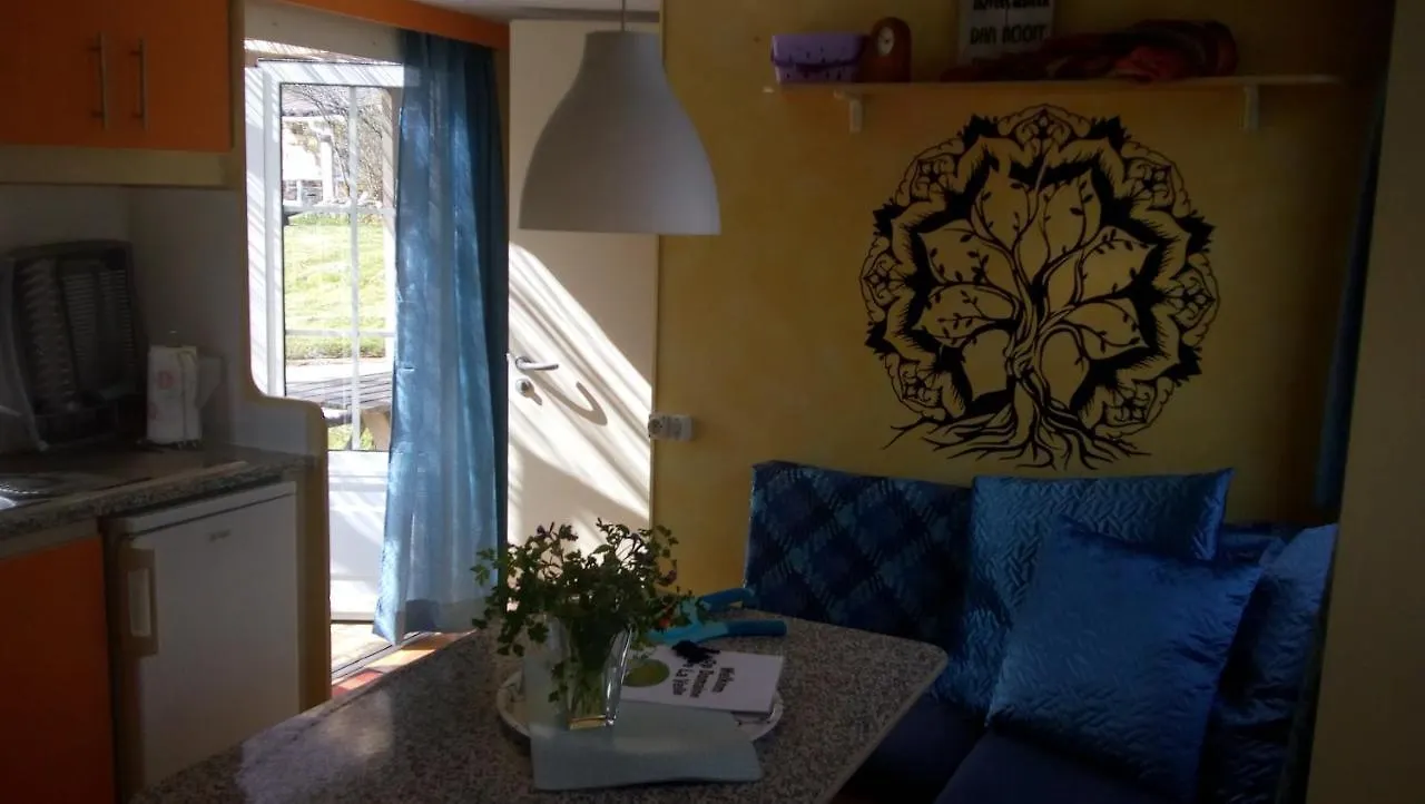 Chalet Restyled Cosy Mobil Home Les Arbres Montclera