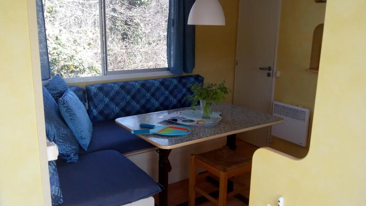 Restyled Cosy Mobil Home Les Arbres Montclera 0*,