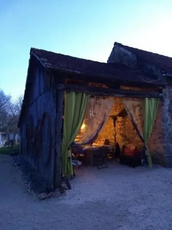 Chalet Restyled Cosy Mobil Home Les Arbres Montclera